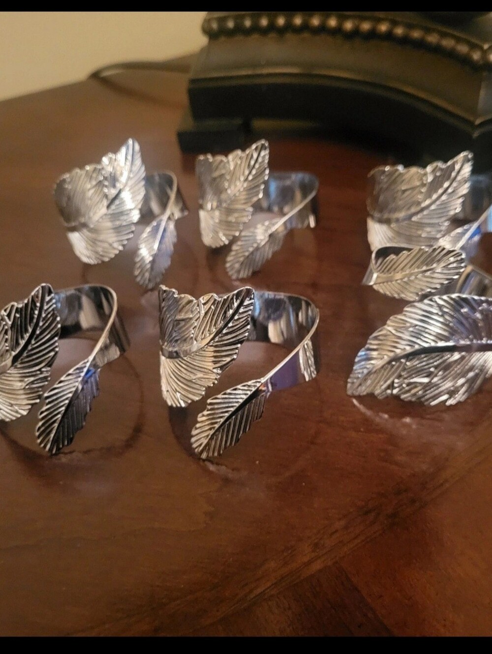 Pier 1 Silver Leaf Wrap Ring Napkin  Holders - Silver Tone Set Of Six